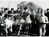 Coupe de France 1955 SOA XIII contre MARSEILLE
Un tour d'honneur au milieu des supporters:
Grangeon, Savonne, Parent, Barnaud.