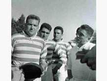 Deux grands joueurs membres de la tournée de 1951 vont s'opposer. A; Béraud,
Puig Aubert.
Acoté d'eux on reconnait robert Grangeon et louis Dehaye.